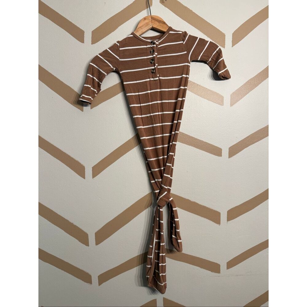Lou Lou and Company brown White Striped Knotted Sleeper Gown Size‎ Newborn